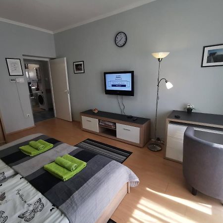 מישקולץ Smart Szallas Apartman מראה חיצוני תמונה