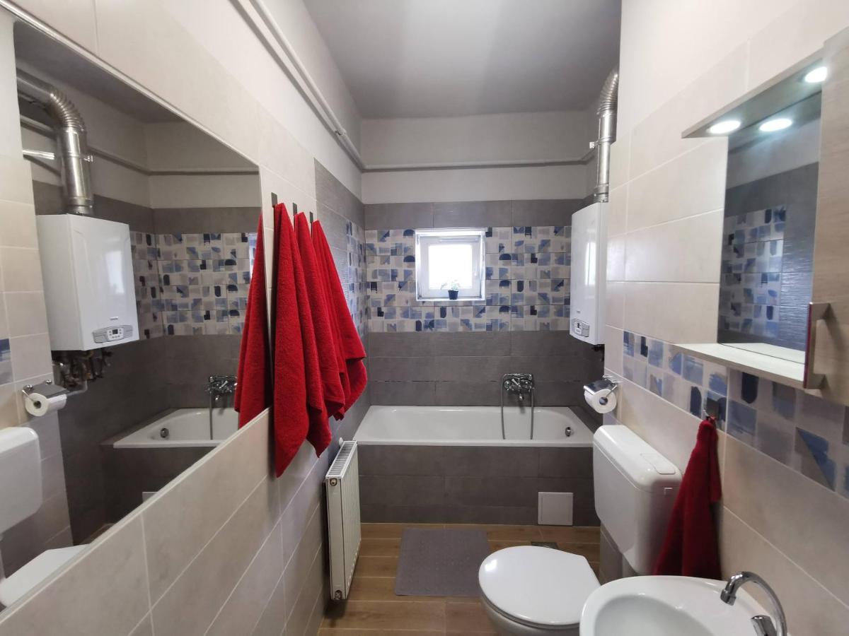 מישקולץ Smart Szallas Apartman מראה חיצוני תמונה