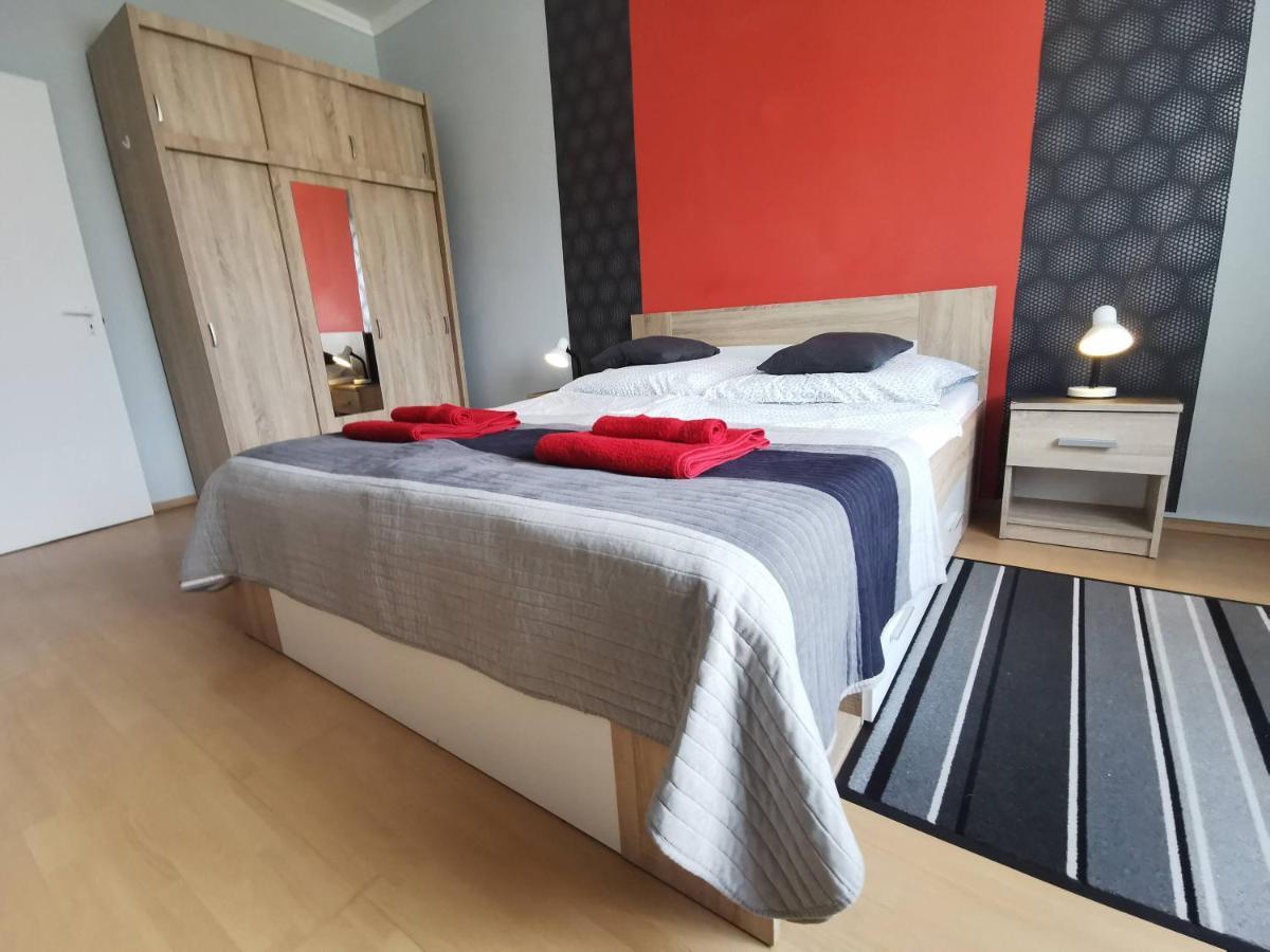 מישקולץ Smart Szallas Apartman מראה חיצוני תמונה